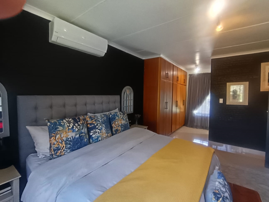 4 Bedroom Property for Sale in Hillcrest Northern Cape